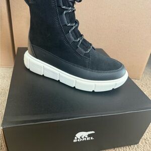 Sorel Youth Waterproof Lace-Up Boot in Black and White